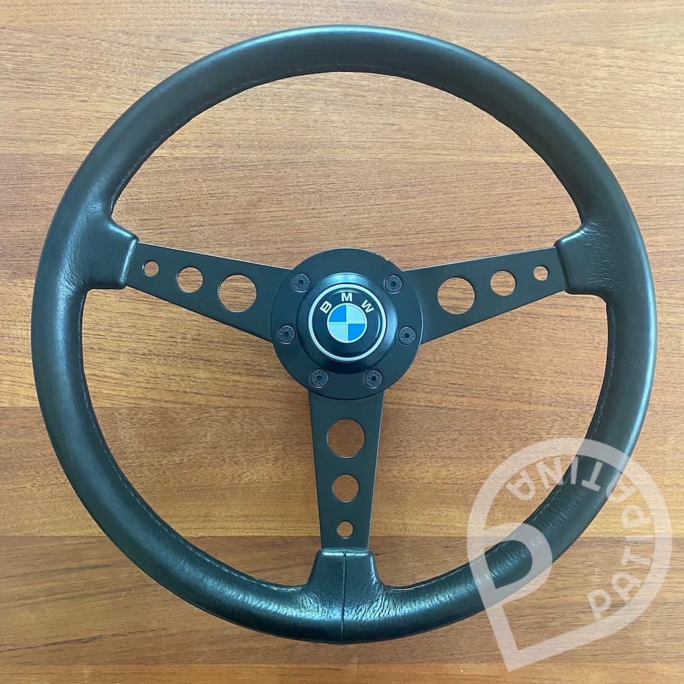 über rare black spoke Petri steering wheel 350mm BMW 2002 über rare black spoke Petri steering wheel 350mm BMW 2002