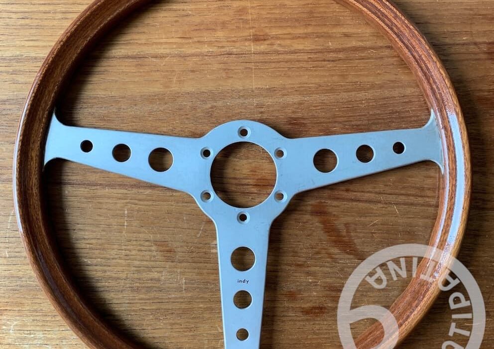Momo Indy Steering Wheel - wooden 370 mm - flat