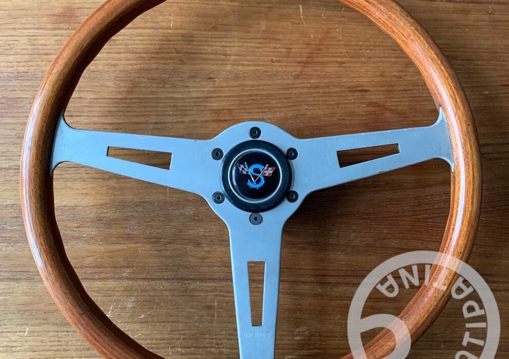 Momo Scioneri 370mm Steering Wheel