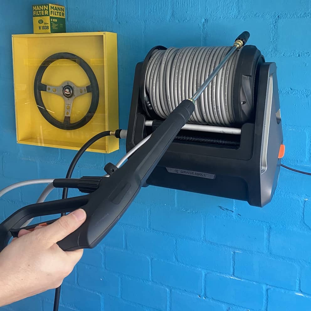 Wall-Mounted Giraffe Tools Pressure Washer with Retractable Hose, Pressure Washer Gun Wall-Mounted Giraffe Tools Pressure Washer with Retractable Hose, Pressure Washer Gun