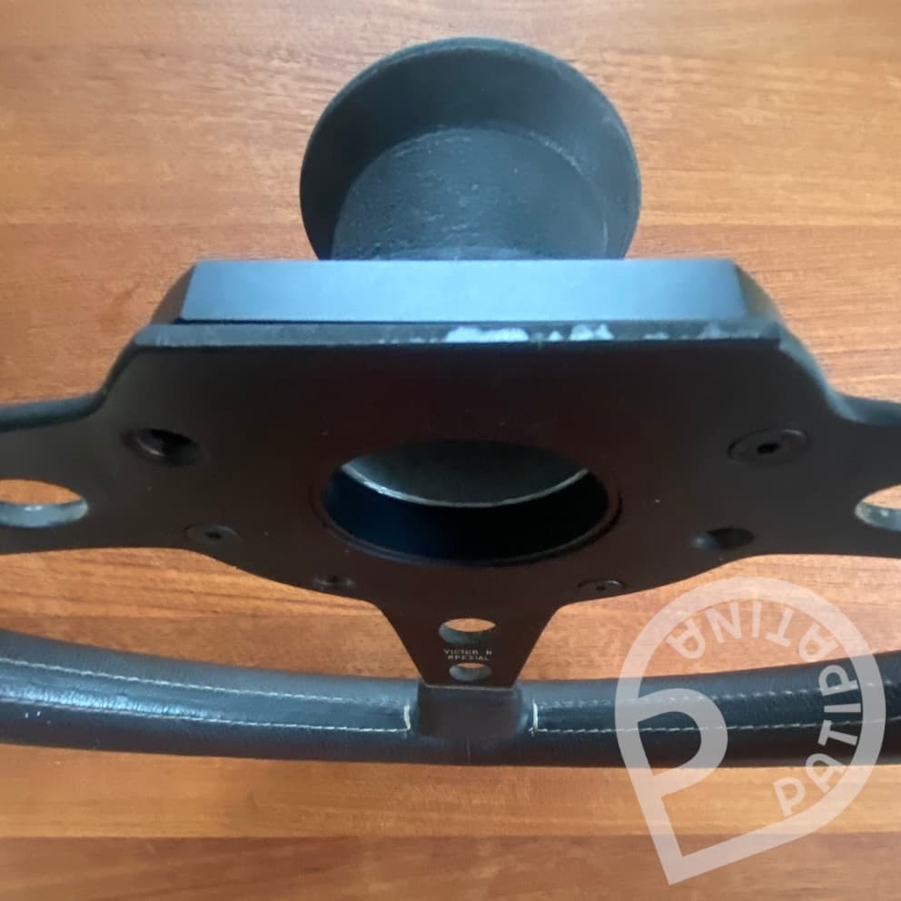 Victor to Momo Hub Adapter – Back Detail Victor to Momo Hub Adapter - Back Detail