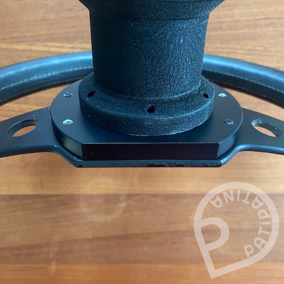 Victor to Momo Hub Adapter – Attached Victor to Momo Hub Adapter - Attached