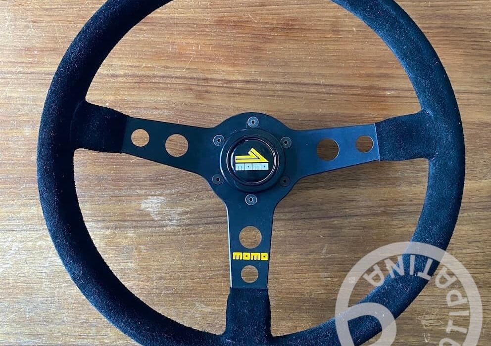 mint MOMO Rally 2000 steering wheel