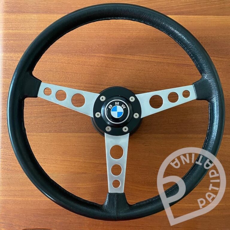 Petri BMW E9 steering wheel in superb condition