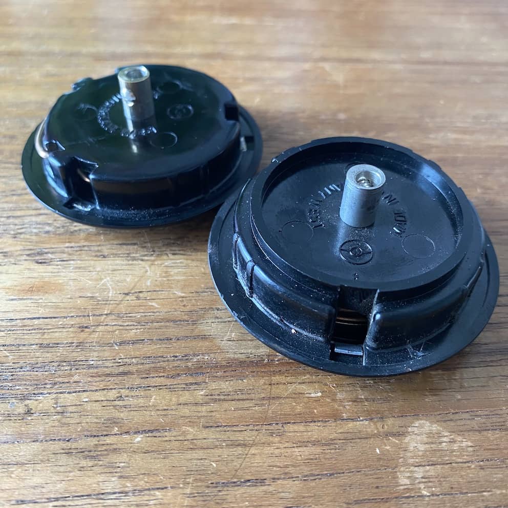 Fake & legit Petri BMW horn button Fake & legit Petri BMW horn button