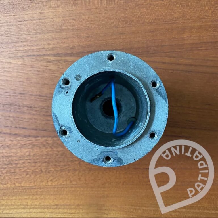 Momo solid alloy hub, #152, BMW 2002