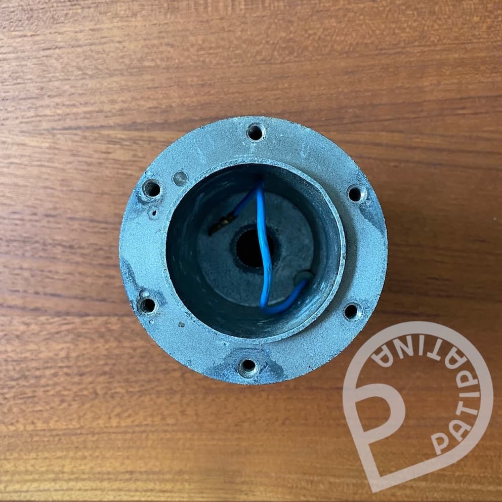 Momo solid alloy hub, #152, BMW 2002
