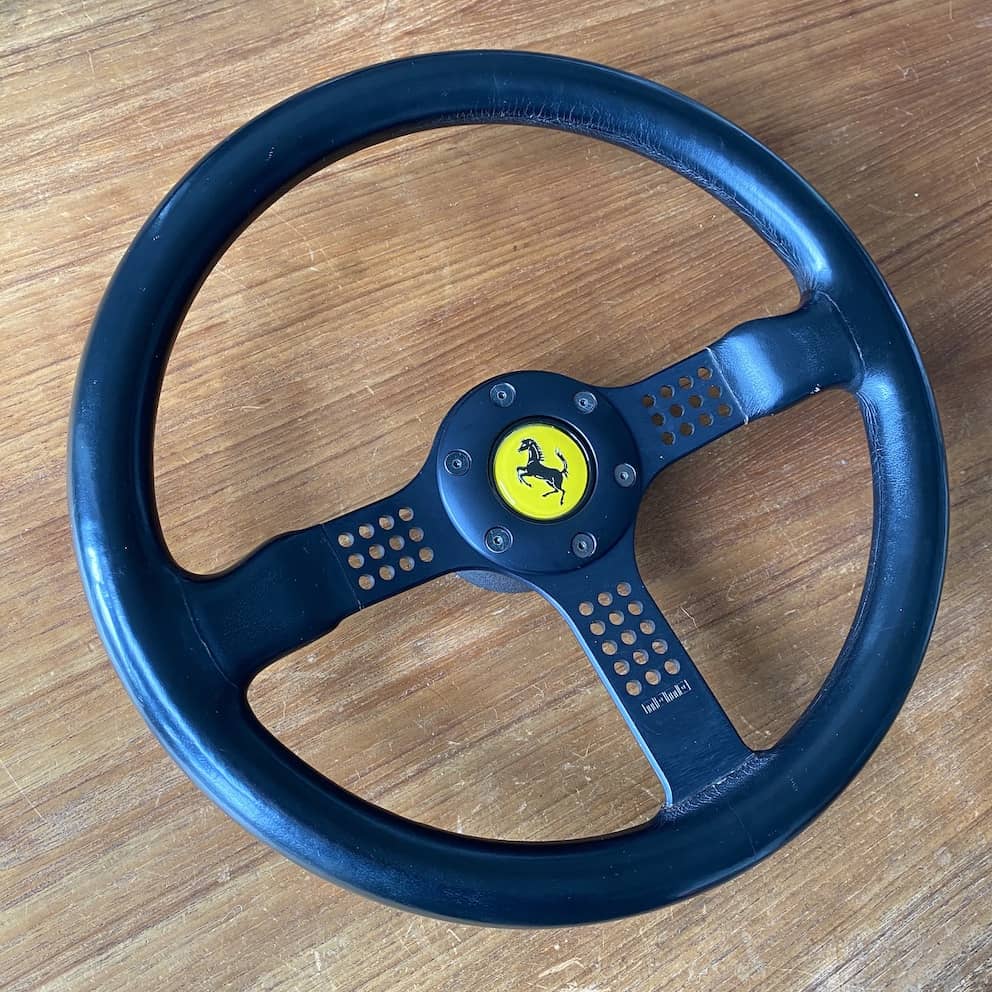 Momo ferrari cavallino Momo ferrari cavallino
