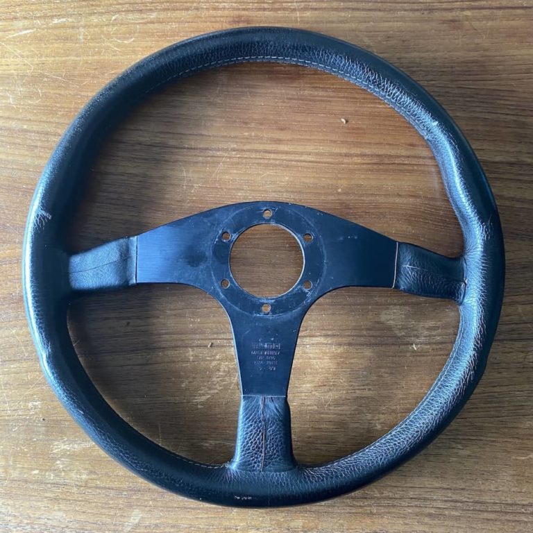 Руль momo nissan
