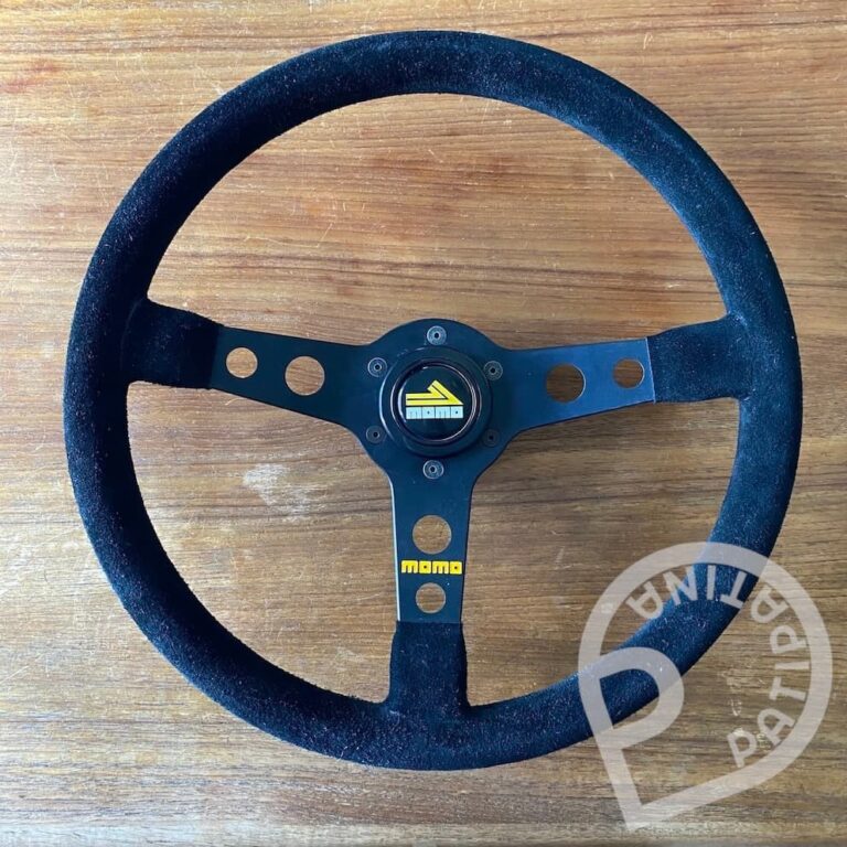 mint MOMO Rally 2000 steering wheel