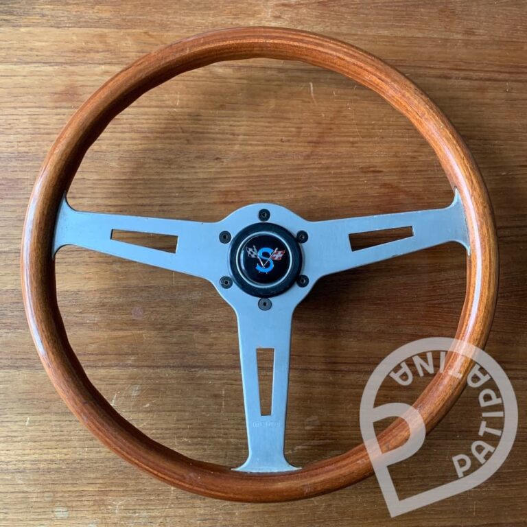 Momo Scioneri 370mm Steering Wheel