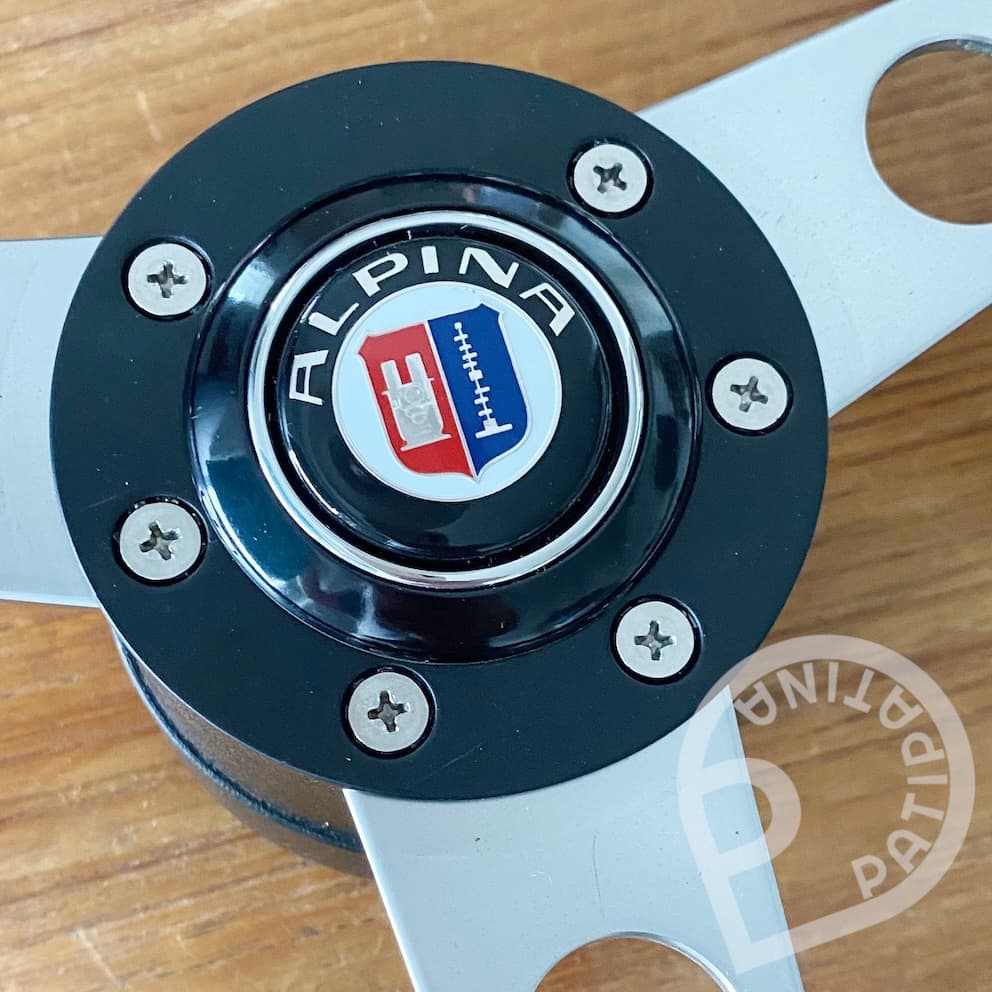 Petri Alpina horn button