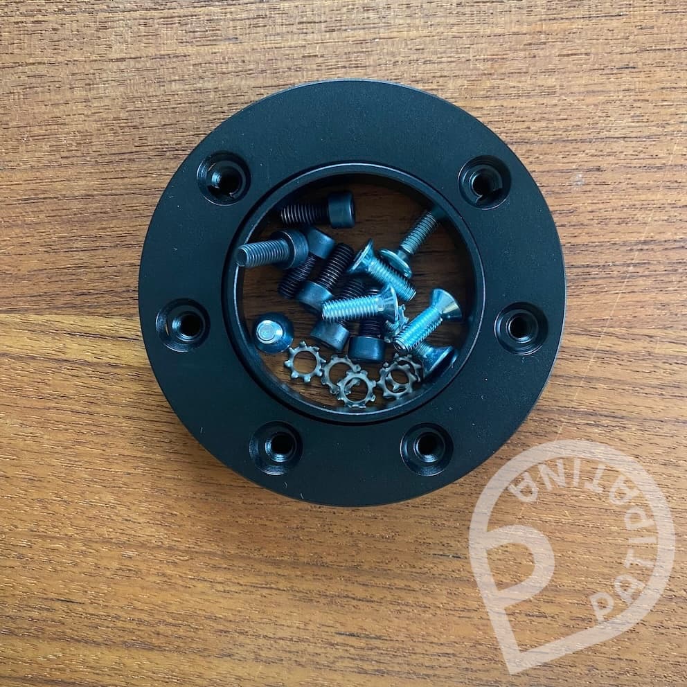 Petri sports steering wheel to Momo hub adapter