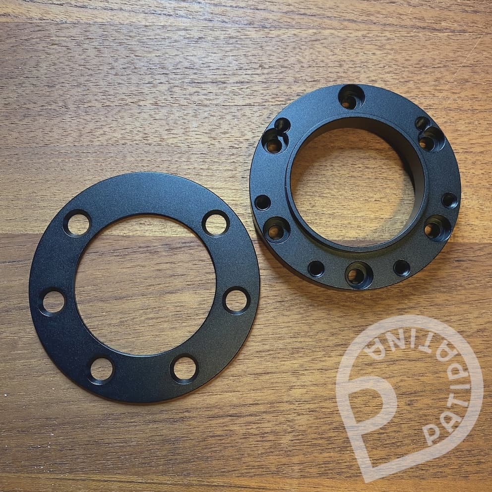 Petri sports steering wheel to Momo hub adapter